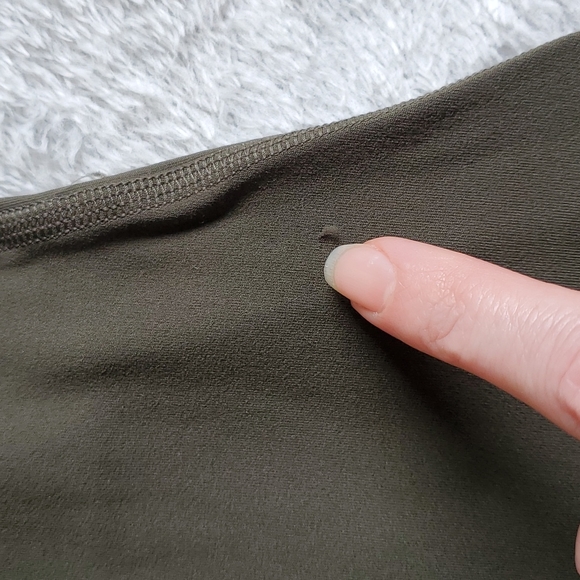 *Small Pull* Lululemon Align High-rise Pant 28" Dark Olive - Picture 10 of 14